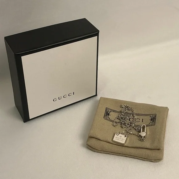 Authentic Gucci Square Plate Tag Pendant 925 Silver Necklace Signature Clasp - Picture 3 of 14